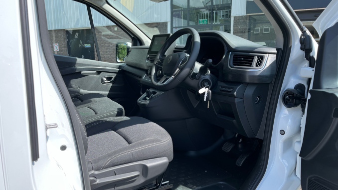 Renault Trafic Swb Diesel SL30 Blue dCi 150 Extra [Safety] Van EAG9 - Image 6